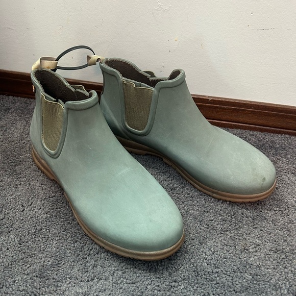Bogs- Sweetpea II Chelsea Boots - Picture 2 of 5